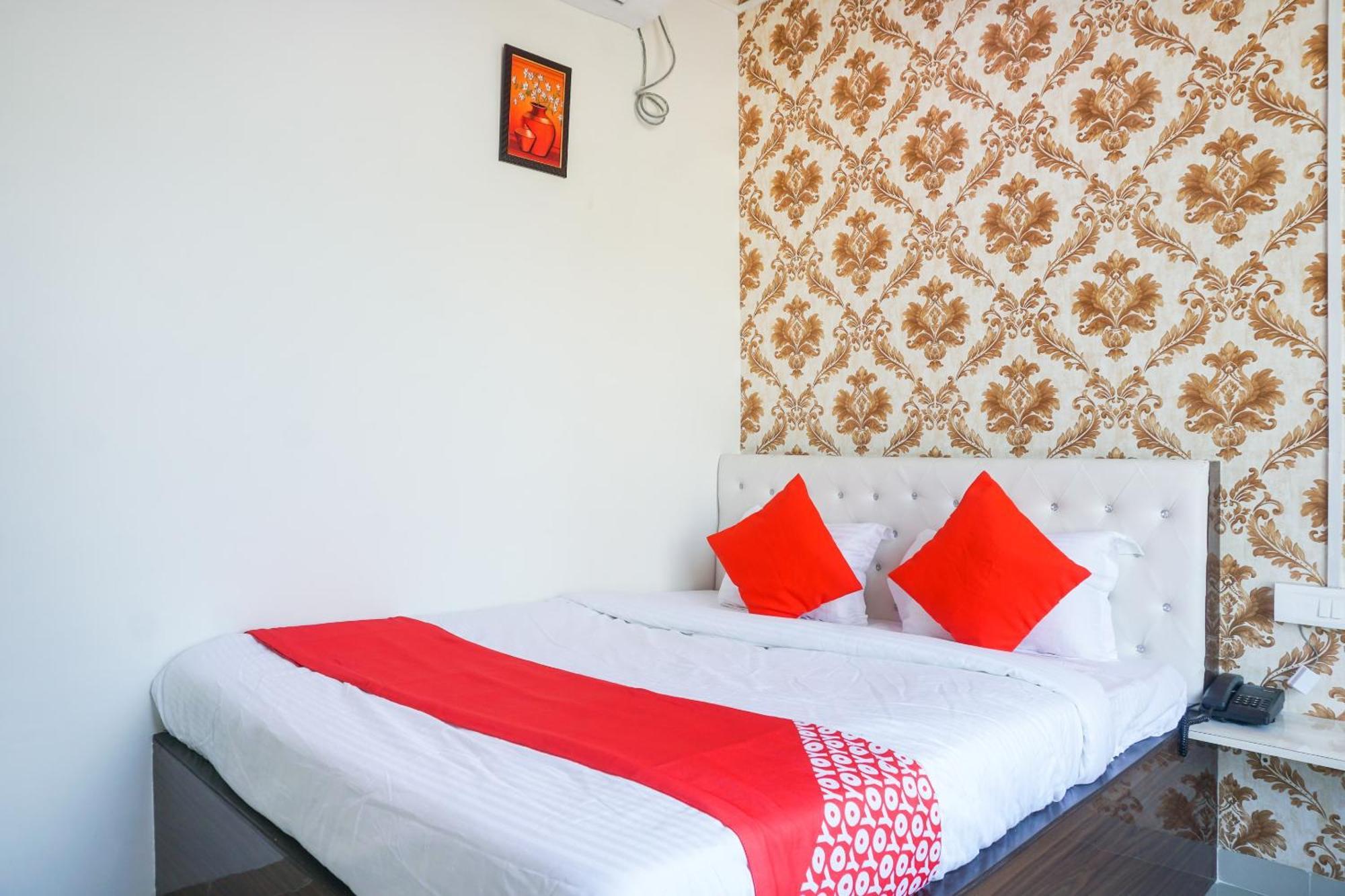 Hotel O Nitya Executive Phursungi Ngoại thất bức ảnh