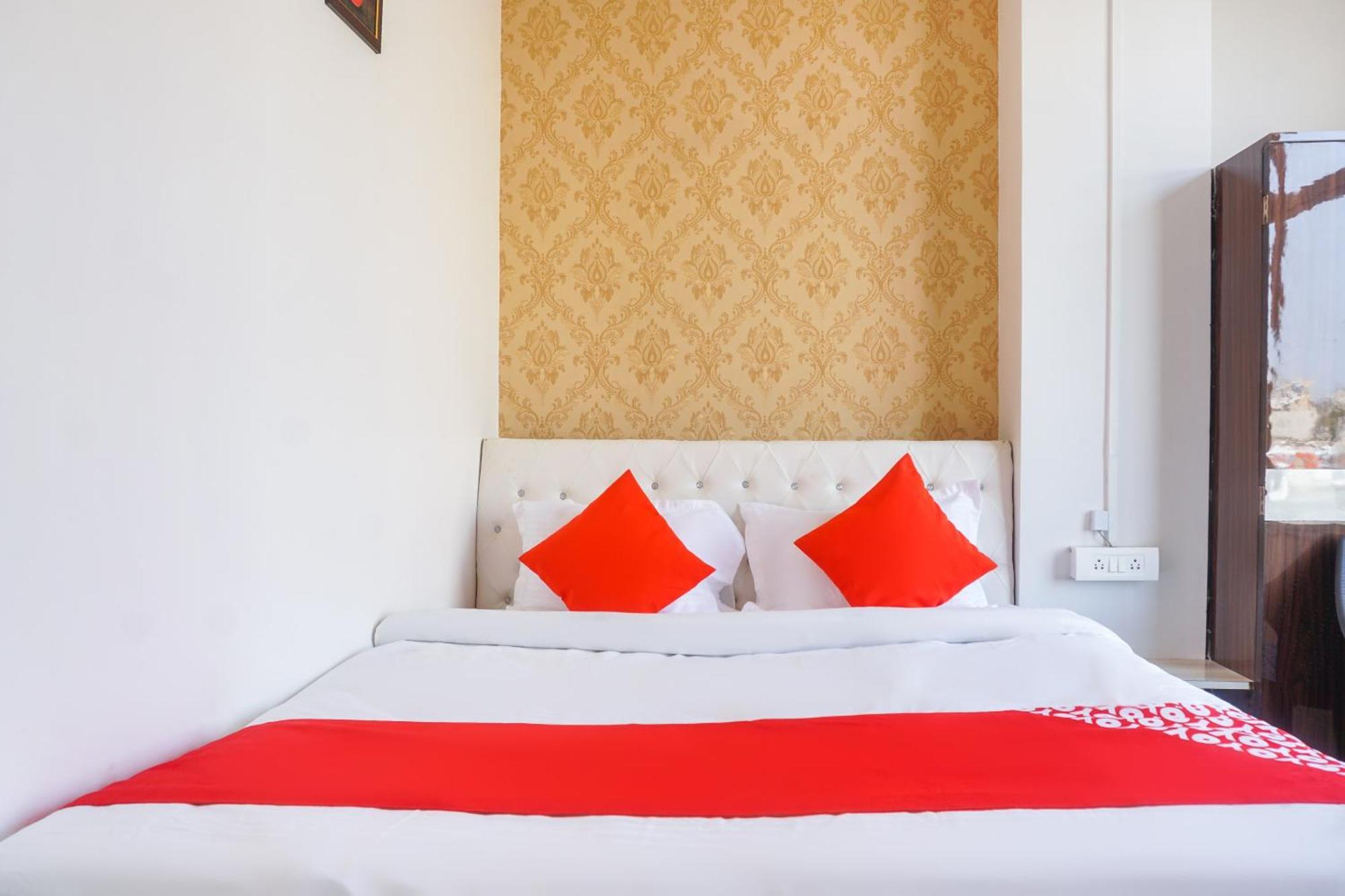 Hotel O Nitya Executive Phursungi Ngoại thất bức ảnh