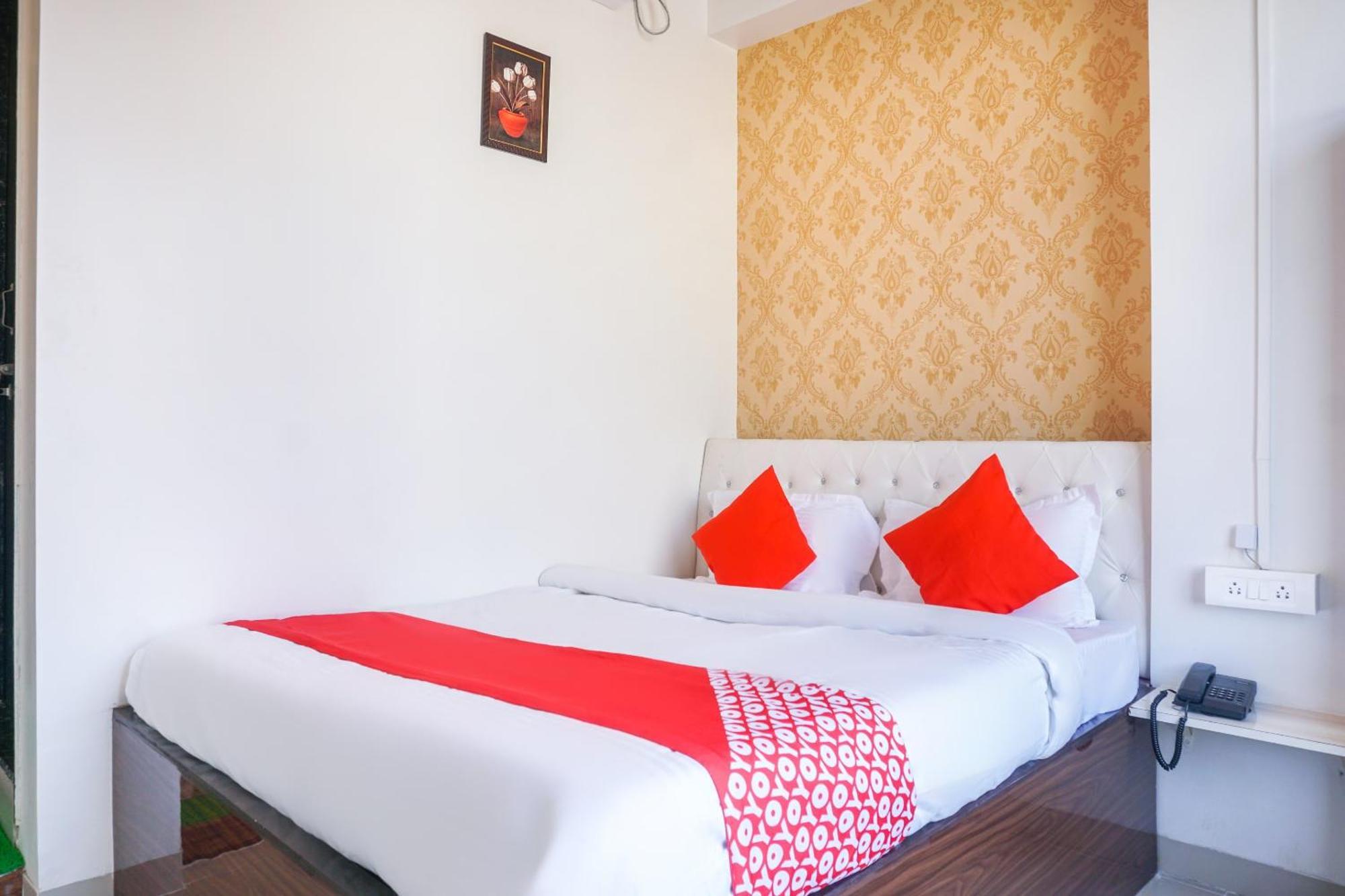 Hotel O Nitya Executive Phursungi Ngoại thất bức ảnh
